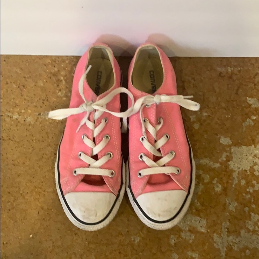 Pink converse